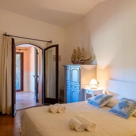 Centro Con Piscina, Le Terrazze Del Porto ポルト・チェルボ